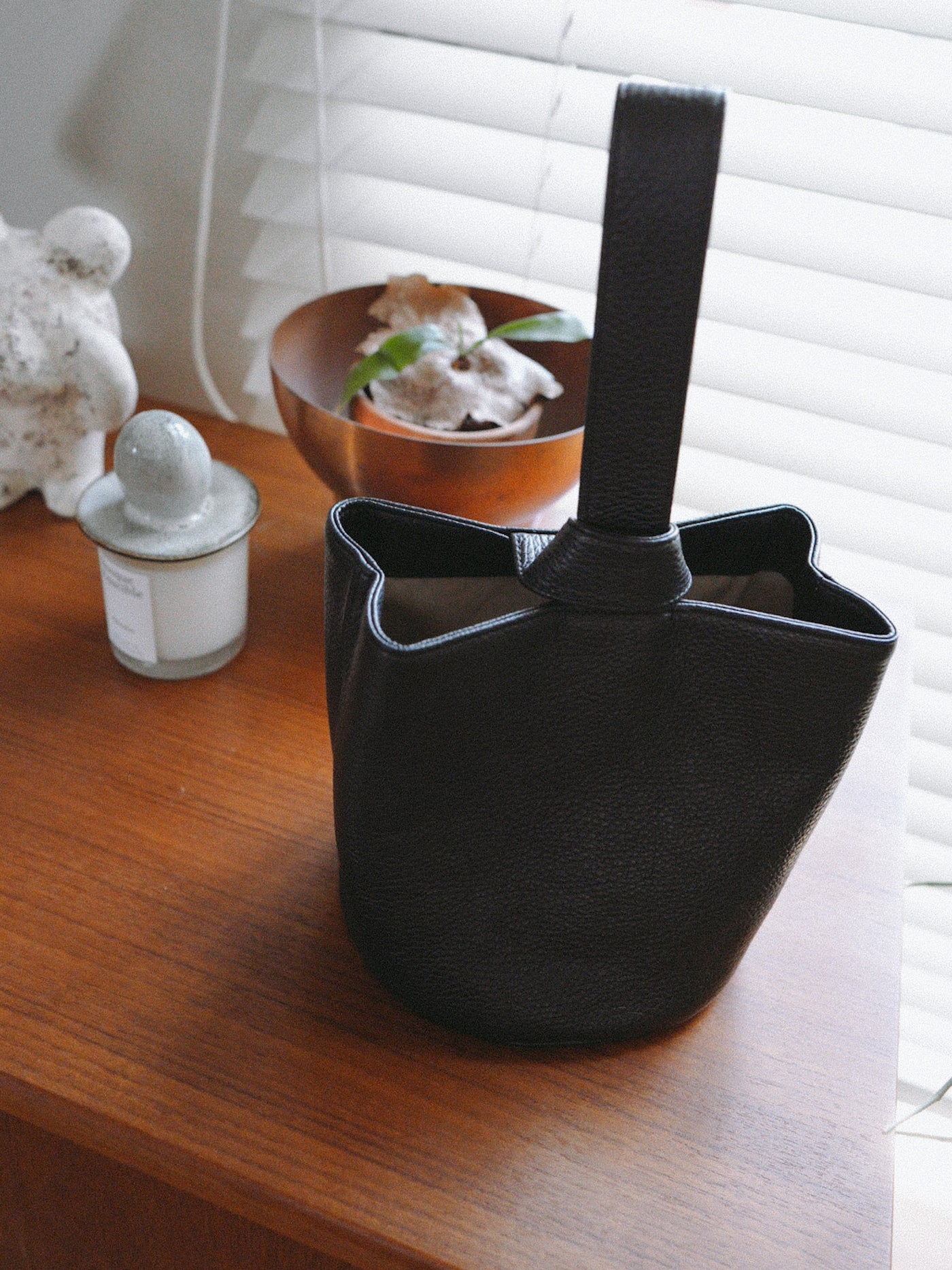 2026 Sprimg 最新作 POCO / shrink leather onehandle bag（ポコ